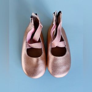 Monkey Feet - Rose Gold size 2-3yr in great condition